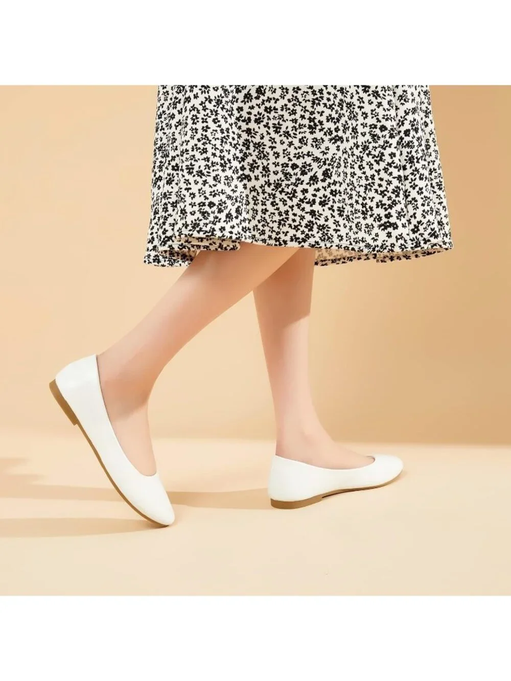 Women's White PU Leather Closed Toe Comfortable Flexible Slip On Ballet Flats